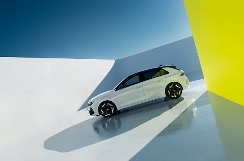 Vauxhall reveals new Astra GSe and new Astra Sports Tourer GSe