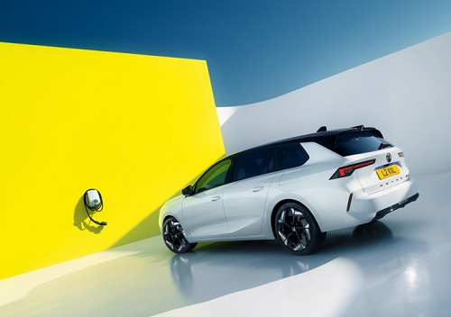 Vauxhall reveals new Astra GSe and new Astra Sports Tourer GSe