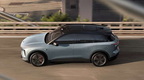 NIO launches the EL6